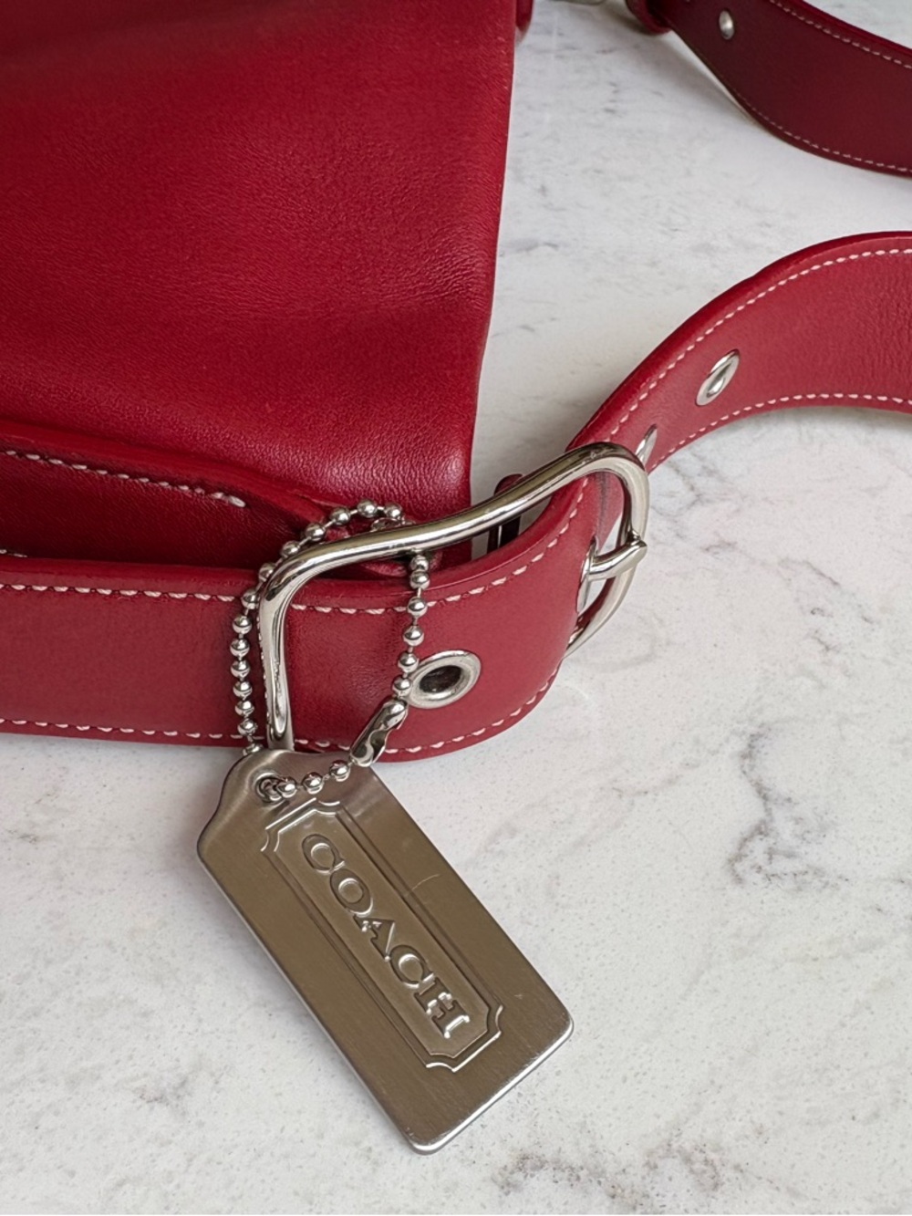 Coach Women's Red Leather Shoulder Bag - Picture 2 of 10